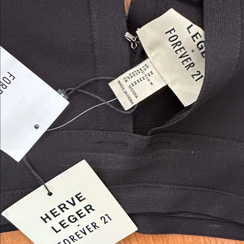 Herve Leger Elegant Black Fringe Skirt Set - Picture 3 of 3